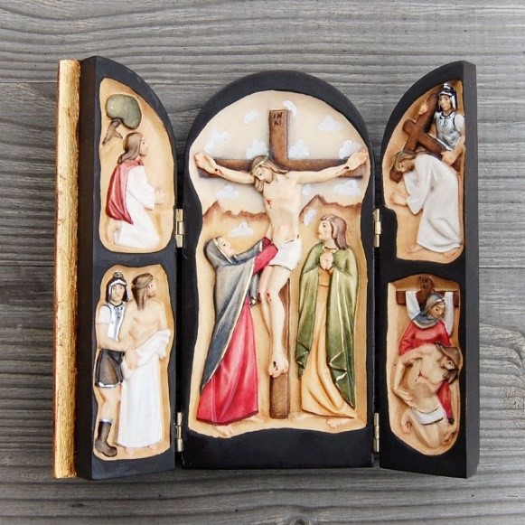 Drevený reliéf Umučenia