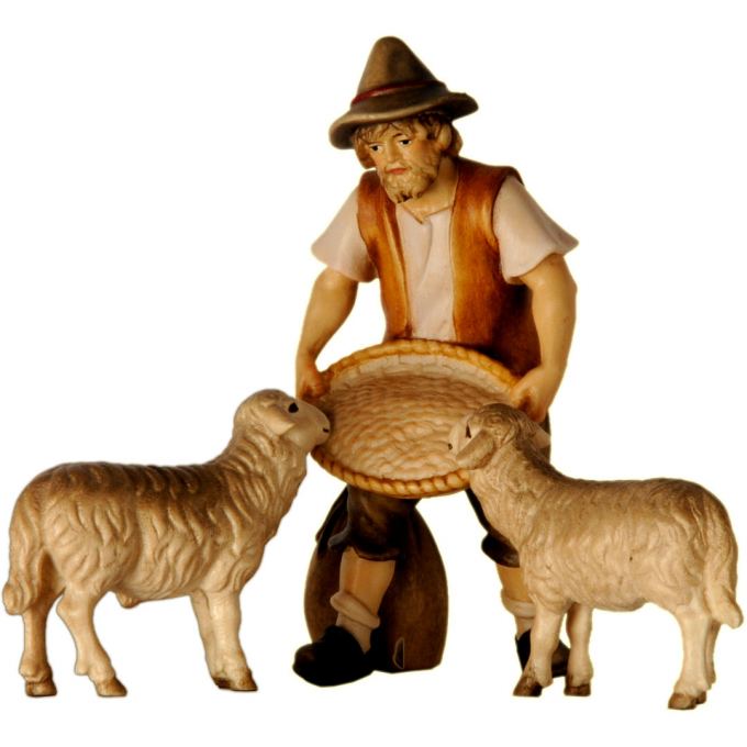 Pastier kŕmiaci dve ovce drevená figúrka soška do Betlehema