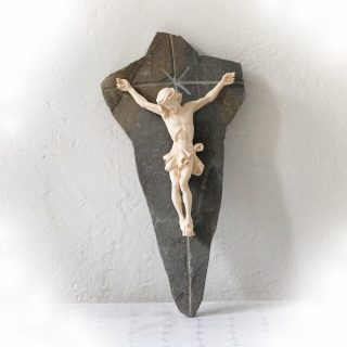 Návšteva pápeža Františka na Slovensku: Dar z dielne Choralis Wood Art