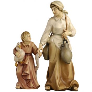 Pastierka s chlapcom a kačkou drevená soška figúrka do Betlehema