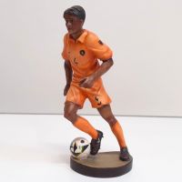 Futbalista drevená socha