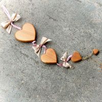 Drevená Girlanda Srdcia – Ružová-závesná girlanda-girlanda srdcia ružová