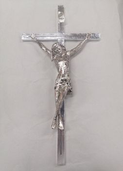 Strieborný kríž s korpusom