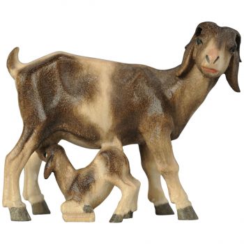 Koza kŕmiaca kozliatko drevená soška figúrka zvieratá do Betlehema
