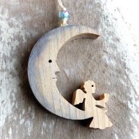 Drevený Mesiac s Anjelom modrý-drevený mesiac-vianočná dekorácia-závesný drevený mesiac s anjelom modrý-dekorácia pre deti
