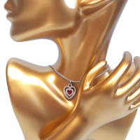 Drevený náhrdelník Červené srdce