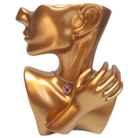 Drevený náhrdelník Červené srdce