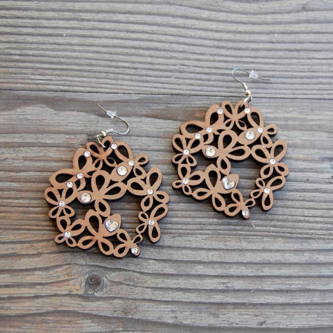 Drevené náušnice Motýle