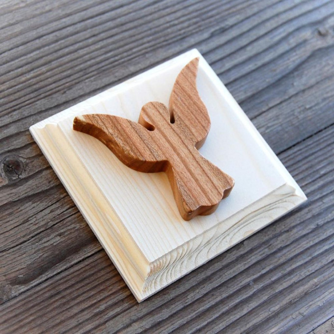 Small Wooden Angel Picture