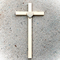 Drevený Kríž s Modrým Srdcom