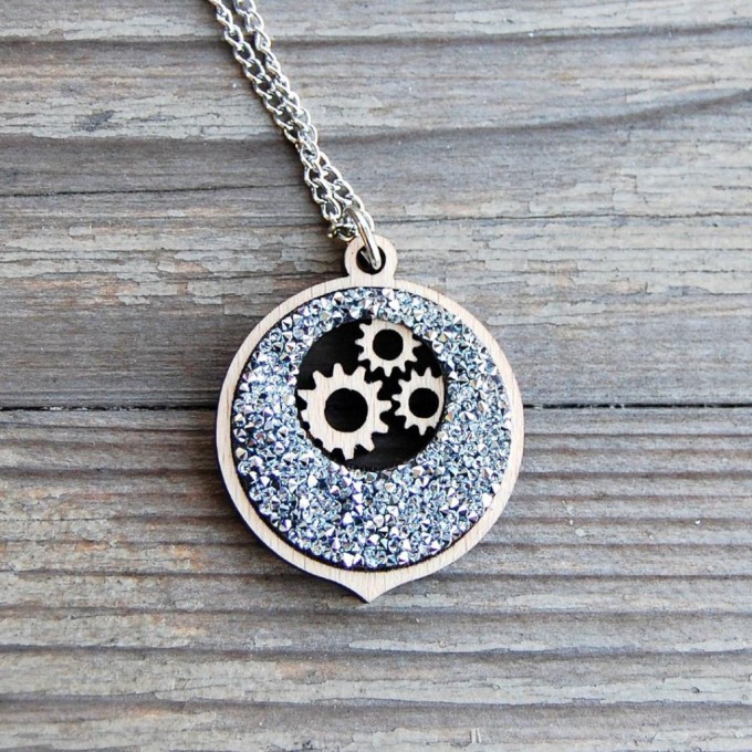 Drevený Krištáľový náhrdelník