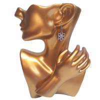 Malé drevené náušnice - kvietok