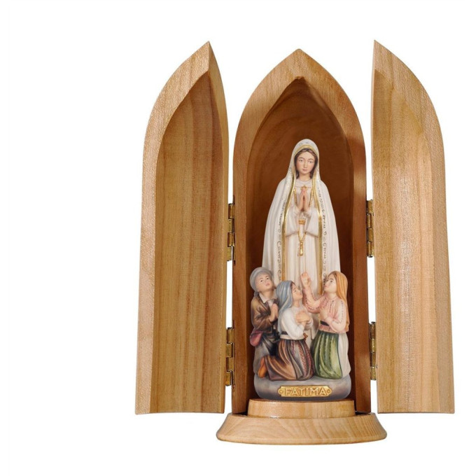 Panna Mária Fatimská s pastiermi v kaplnke