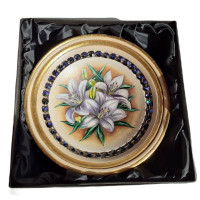 Wooden bowl with lily Heliotrope