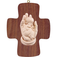 Chlapček v ochrannej ruke na kríži