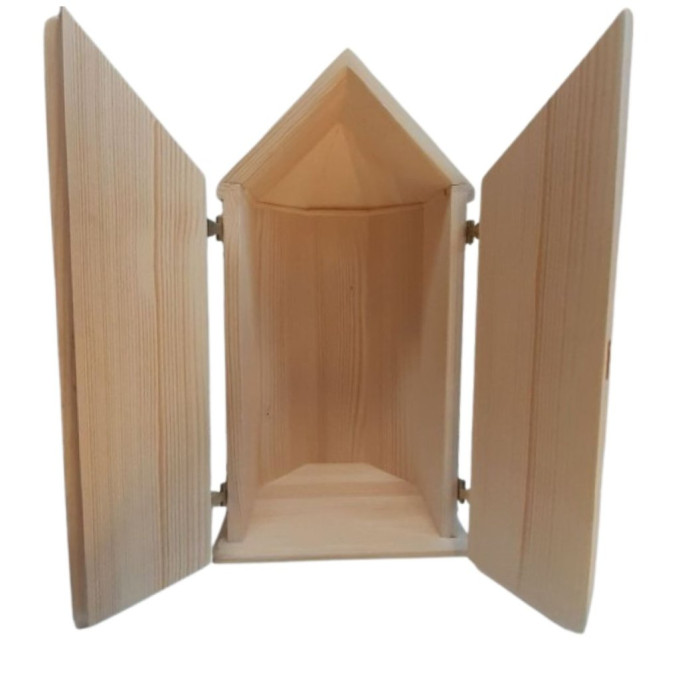 Wooden chapel for Statue