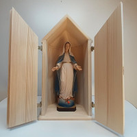 Wooden chapel for Statue