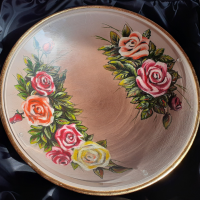 Drevená misa s ružami a krištáľom Grenade