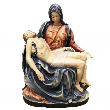 Drevená socha Márie s Ježišom Pieta