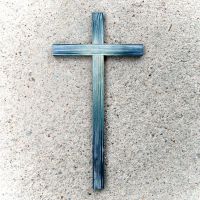 Drevený kríž modrý-darček novomanželom-bývanie-kresťanské darčeky-katolické darčeky-darčeky pre veriacich