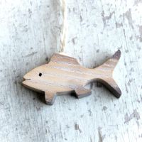 Malá Drevená Rybka hnedá-dekorácia drevená rybka-závesná drevená rybka