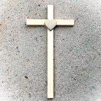 Drevený Kríž s Modrým Srdcom-drevený kríž- kríž s modrým srdcom-kríž pre novomanželov-kresťanské darčeky