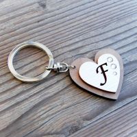 Drevený prívesok na kľúče Abeceda