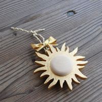 Drevené Slnko-závesná dekorácia-závesné drevené slnko